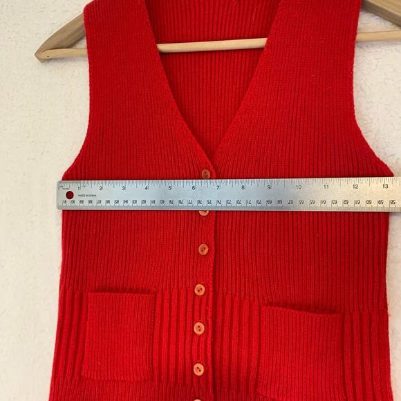 Vintage Sweater Vest Button Front Red Pockets Small Medium Measured Retro 70s - Picture 3 of 4